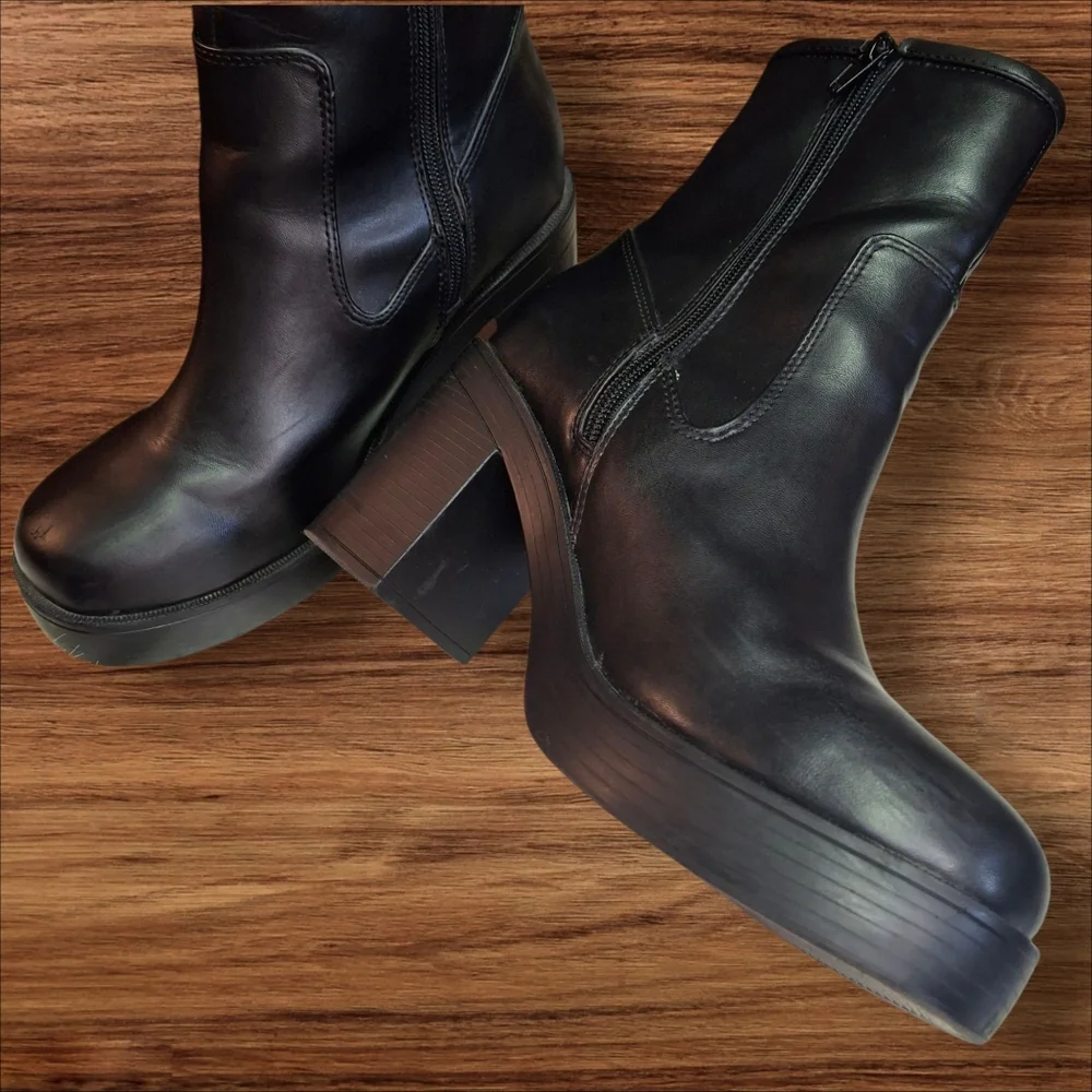 Urban Outfitters Mid-Calf Side Zipper Block Heel Black Boots   Women Size 7 - Picture 16 of 16